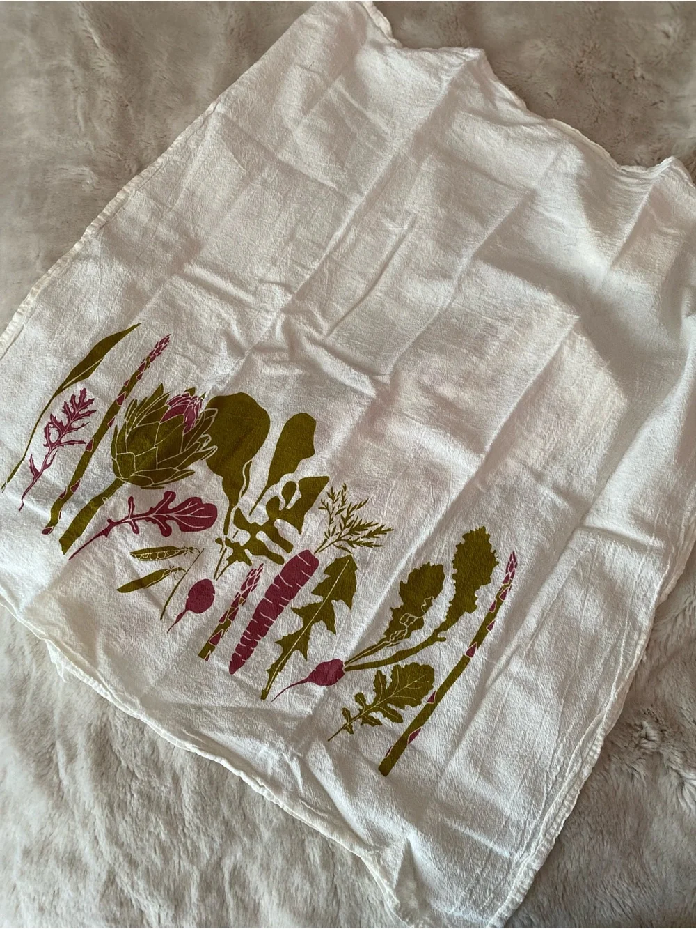 June& December spring veggies kitchen towel and 2 mixed boughs & berries napkins